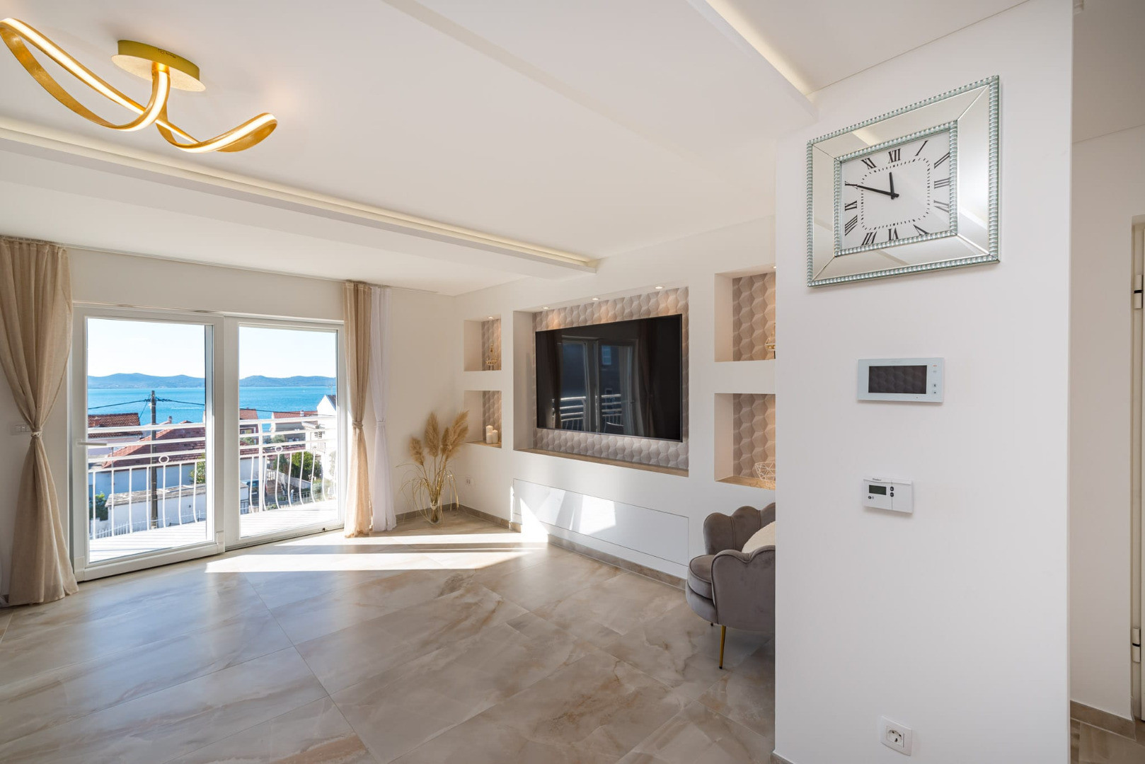 Enjoyment with a view - A vacation for family and friends by the sea, Obiteljski apartmani Zadar - Family apartments with a sea view, Croatia Zadar